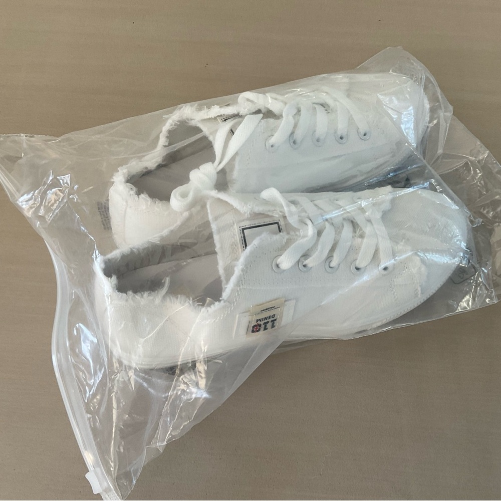 NEW White Canvas Sneakers - Picture 7 of 7